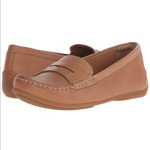 Clarks Artisan Doraville Nest Tan Leather Loafers